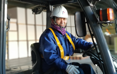 製品荷役業務他