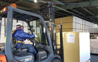 製品荷役業務他